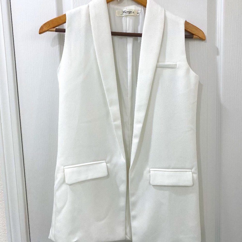 White Sleeveless Vest